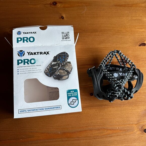 New In Box Yaktrax Pro Traction System in Medium Men's 9-11 / Women's 10.5-12.5 - Picture 1 of 7